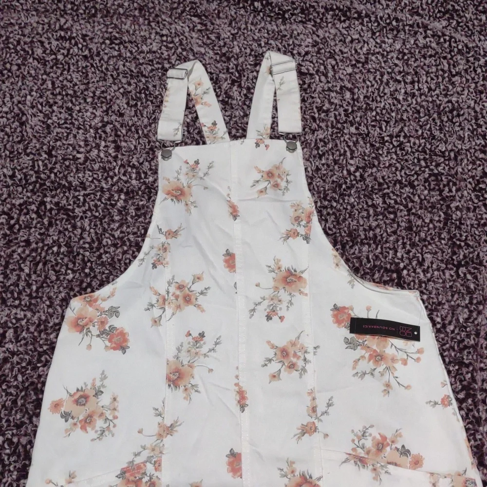 No Boundaries Girl's Juniors' Pinafore Dress - Picture 5 of 6